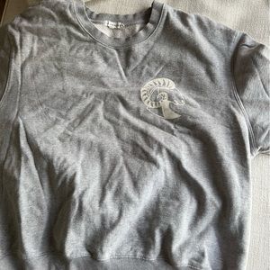 Soft sweater from Good American. Grey Aries